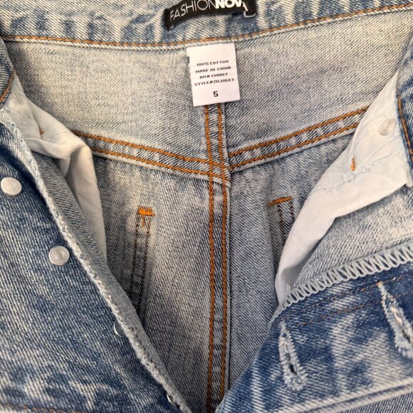 Fashion Nova High Rise Straight Leg Jeans Light Wash Vintage Rigid Denim - Picture 3 of 5